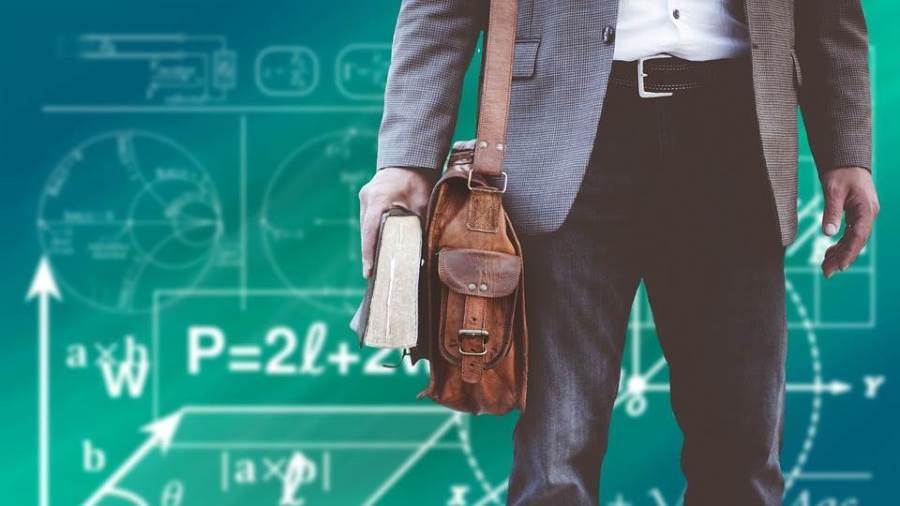 ملابس لاتليق بطالب الجامعة