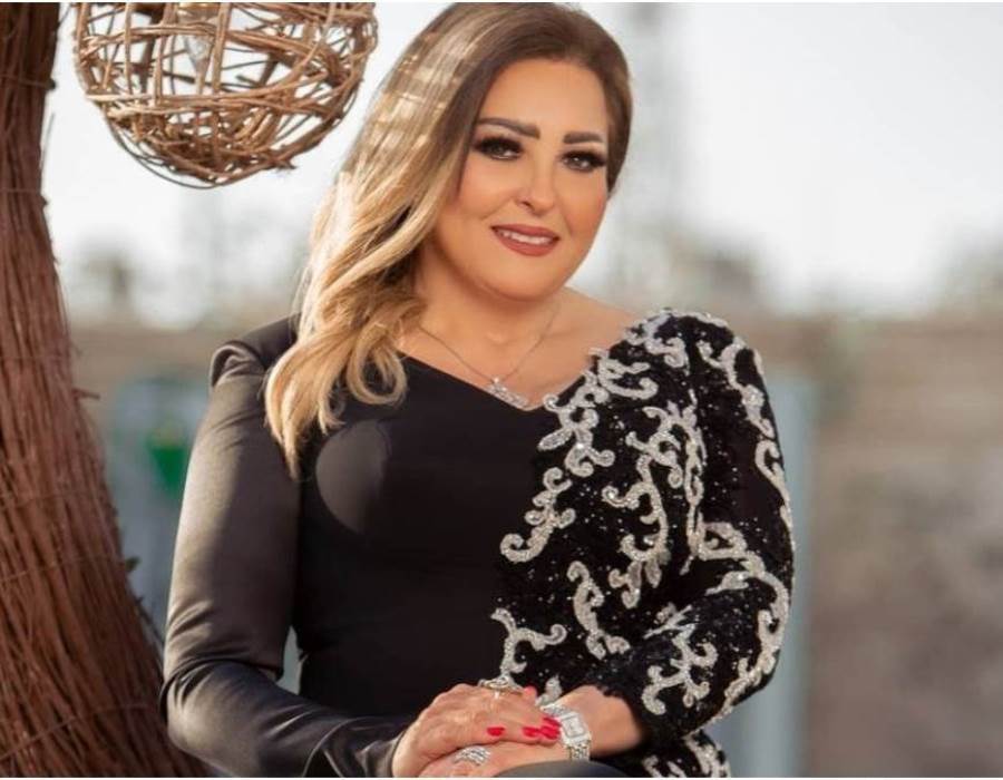 الفنانة نهال عنبر تطالب بمنع التدخين فى الدراما