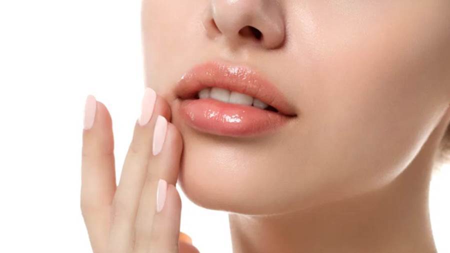 العناية بالشفاه فى المنزل