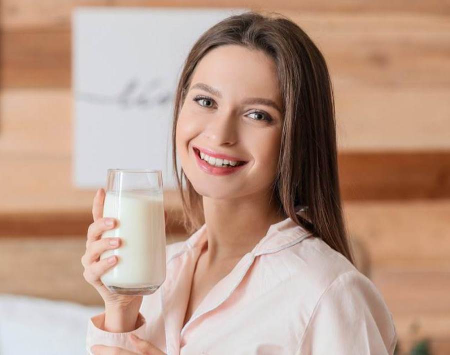أفضل أنواع الحليب الصحية لامرأة تحب جسمها