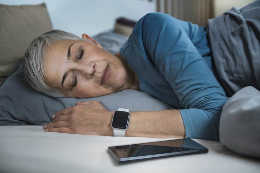 اعرفي كيف يتغير نمط النوم مع التقدم في العمر؟