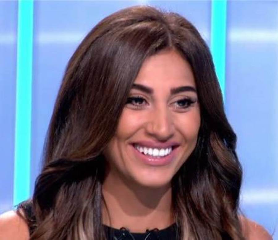 بالفيديو .. دينا الشربينى تقلد أحمد عز فى الرهينة