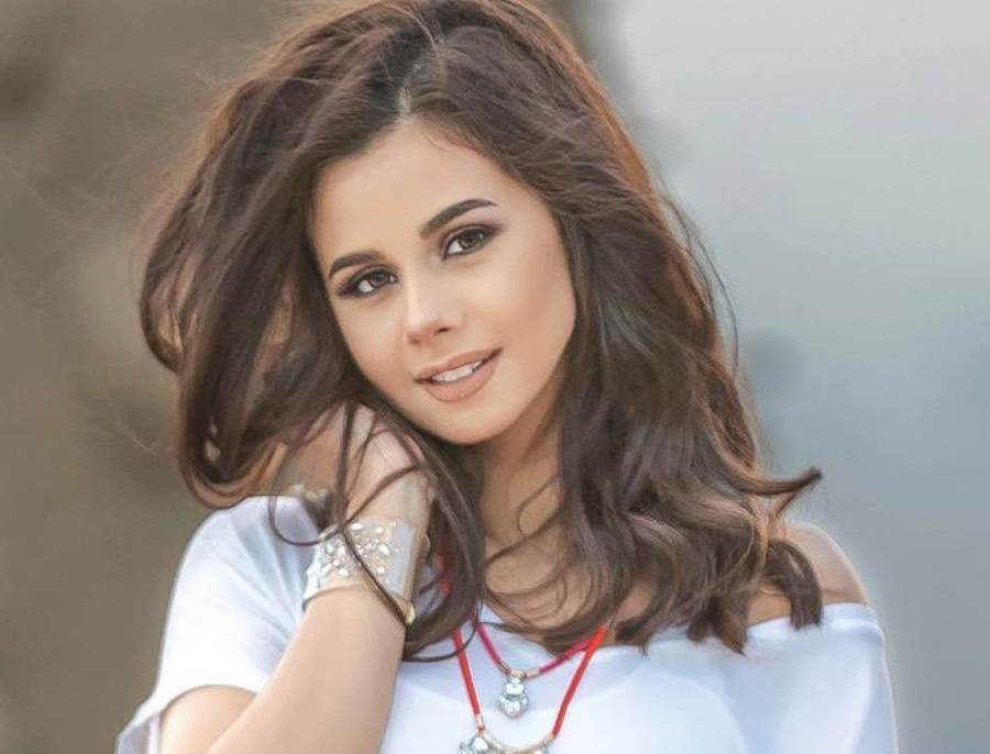  منة عرفة: أنا لا بتشال ولا بتحضن ولا بتباس!