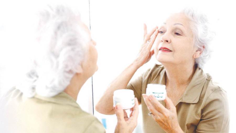 العناية بالبشرة