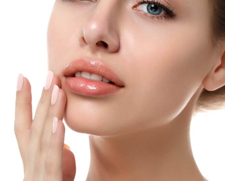 4 وصفات طبيعية لتفتيح منطقة حول الفم 
