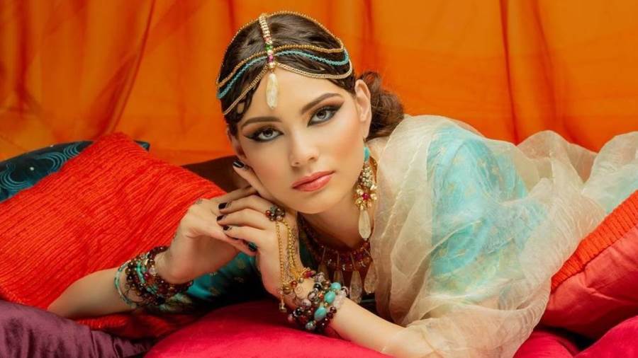 مكياج العيون العربي