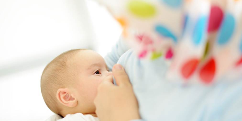 كيف تعرفين أن حليب الثدي غير مشبع لطفلك؟