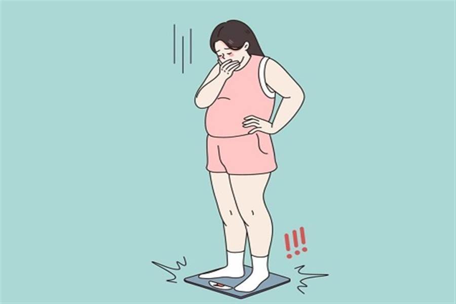 4 عادات خاطئة تزيد الوزن.. لا تفعليها في الصيف