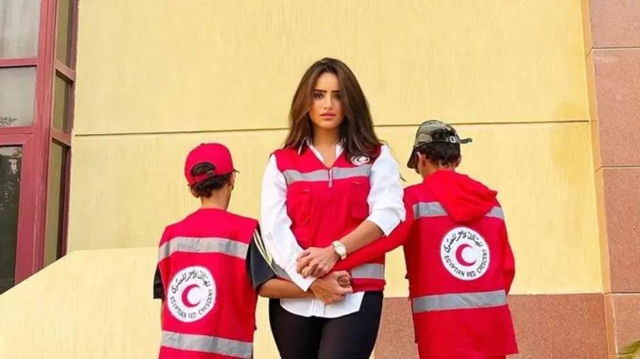 ابن الفنانة زينة يتعرض لهجمة من كلب شرس والشرطة تحقق