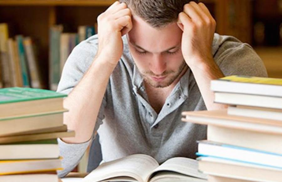 عزيزي طالب الثانوية العامة.. إليك 5 عادات خاطئة تدمر تركيزك
