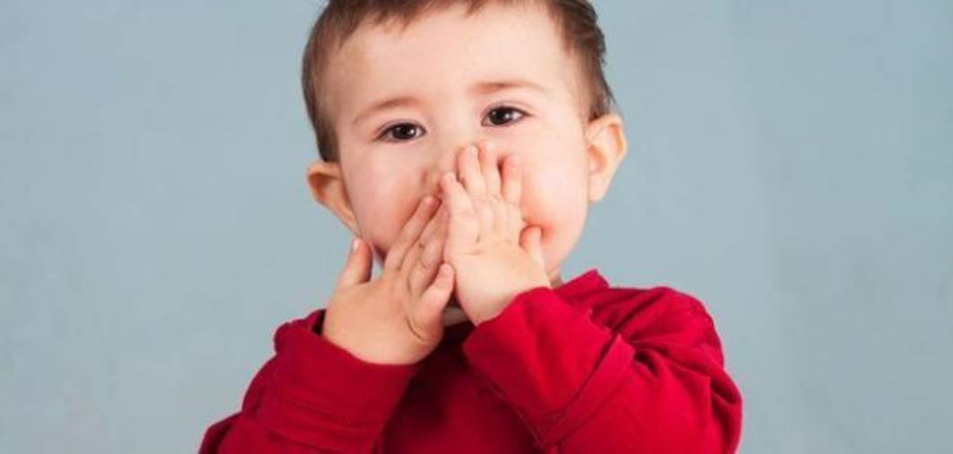 ما هي علامات تأخر الكلام عند الأطفال؟ وكيفية اكتشافها