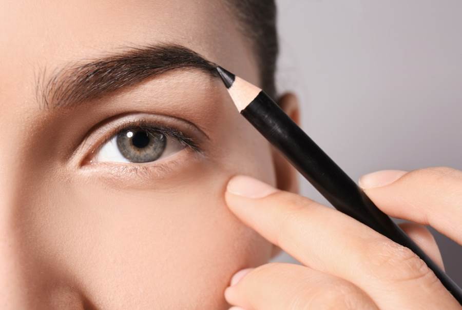 باقة مميزة من أقلام الحواجب من أشهر الماركات العالمية