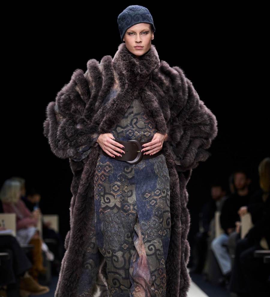 الفرو يتصدر صيحات موضة خريف وشتاء 2025-2026