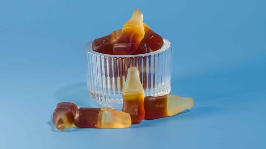 طريقة عمل جيلي الكولا بخطوات بسيطة