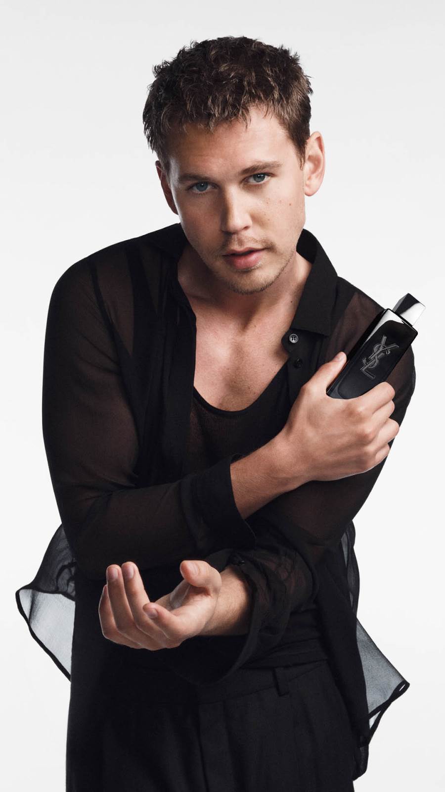 عزيزي الرجل.. تألق في رأس السنة مع عطر MYSLF L’Absolu من إيف سان لوران