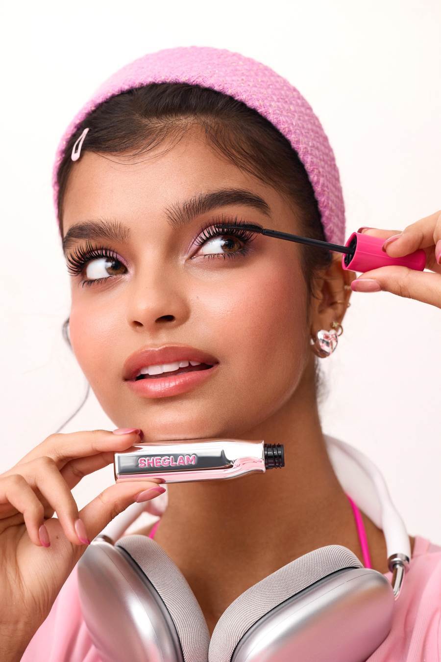 جربي ماسكارا Lashlighter Up & Out الجديدة من شيجلام