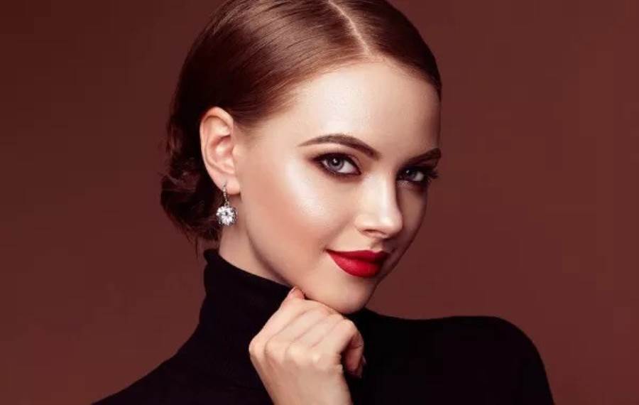 أبرز خيارات أحمر الشفاه الأحمر من أشهر الماركات العالمية لإطلالتك في يوم الحب