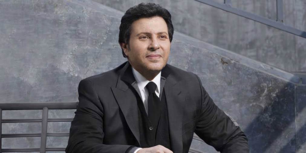 الفنان هاني شاكر يدخل العناية المركزة