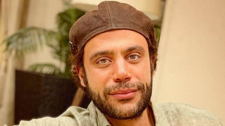 محمد عادل إمام يعتذر لجمهوره عن مشهد الولادة