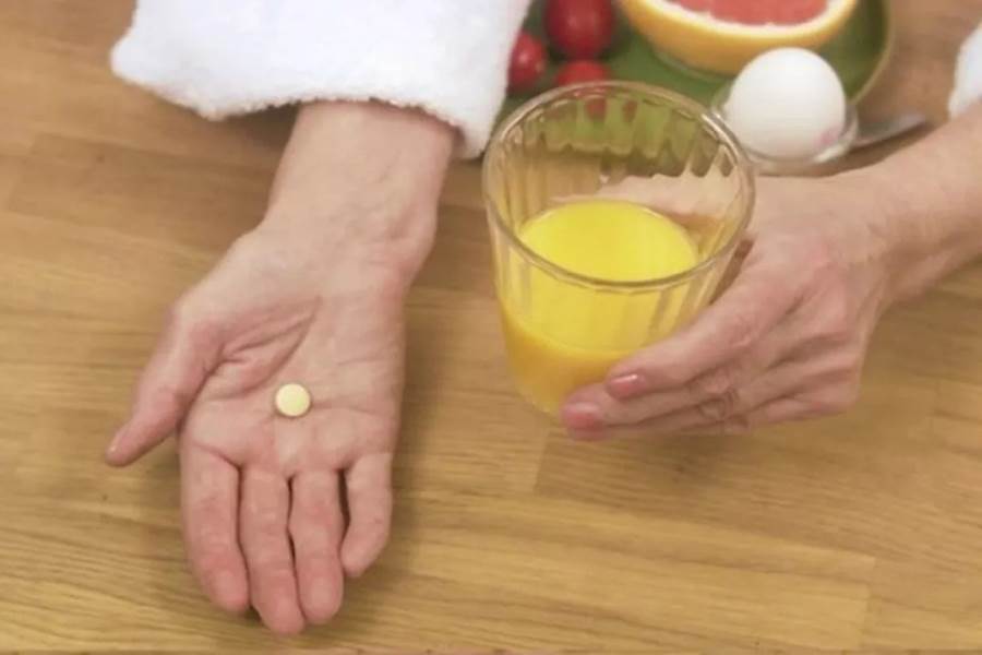 تحذير: عصير البرتقال قد يضعف مفعول بعض الأدوية