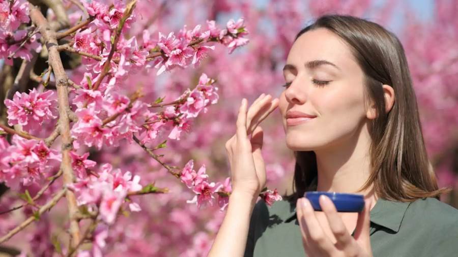 روتين مثالي للعناية بالبشرة الحساسة في الربيع