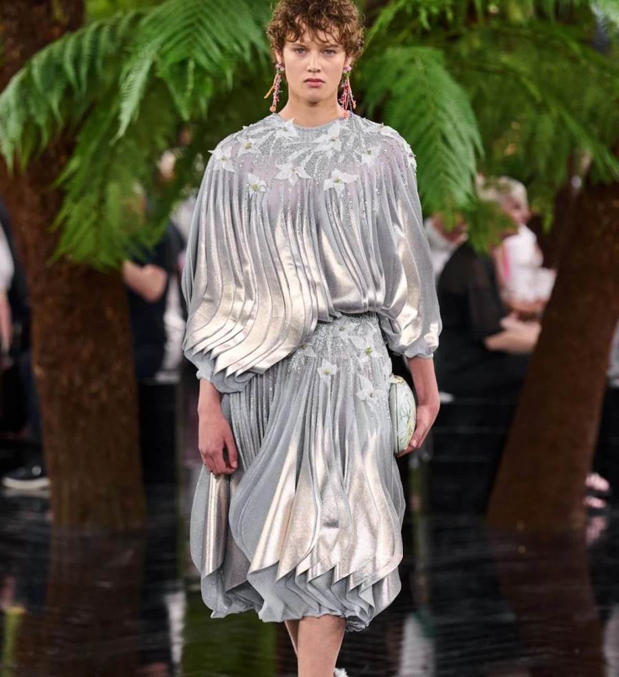 مجموعة أزياء Dior في أسبوع باريس للأزياء الراقية