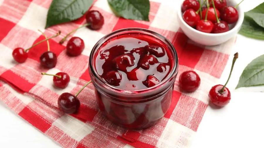 طريقة عمل مربى الكرز بمكونات منزلية بسيطة