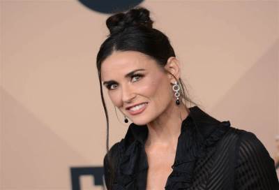 عملية تجميل لديمي مور تكلف 300 الف جنيه أسترليني