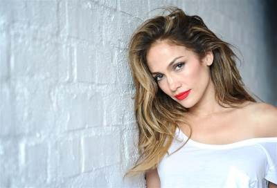 جنيفر لوبيز تعلن بانها سوف تلبس ملابس محتشمة.