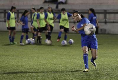 في تجربة هي الأولي .. الدمام تشهد أول دوري كرة قدم للسيدات في السعودية