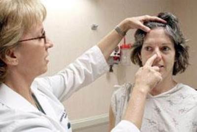 أحذري فوجود الشامات أحدى العلامات الهامة لسرطان الجلد ( الميلانوما )