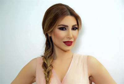 الفنانة يارا...عارضة لأزياء جورج حبيقة