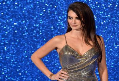 لوريال ومشكلة رموش بينلوبي كروز الاصطناعية