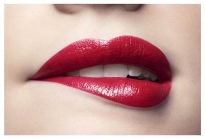 تحذير من أستمرار أستعمال الرصاص في أحمر الشفاه 