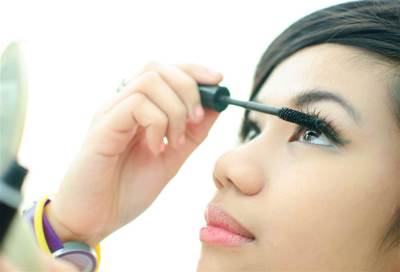 مكياج المراهقات .. بين البراءة والجمال