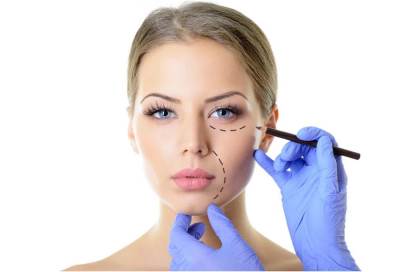 عدم القناعة بشكل الجسم .. اضطراب نفسي يدفع لإدمان عمليات التجميل