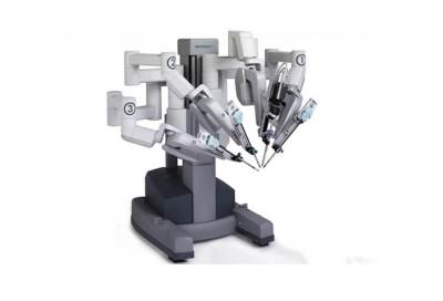 إنسان آلي جراح "سيغير أسلوب العمليات الجراحية"