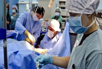 لأول مرة .. فريق ألماني ينجح في زرع ذراعين كاملين