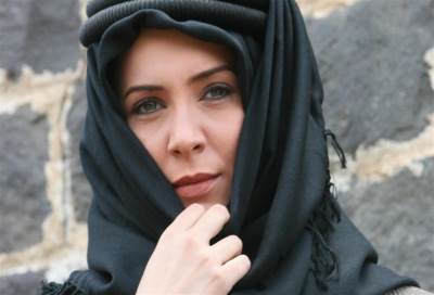 مؤلف مسلسل أسمهان يتبرأ منه .. ويطالب بشطب اسمه من التتر