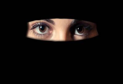 أستمرار لمشاكل تلك الهيئة .. دورية تصدم سيارة سعودي وتتحرش بزوجته