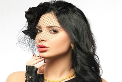 ماريا في حديث للتلفزيون المصري .. تنفي علاقتها بمطرب كويتي شهير