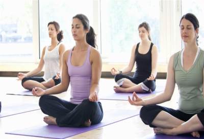 اليوجا .. تخفف التوتر وتعلمك مهارات الاسترخاء