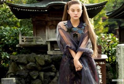 ديفون أوكي .. عارضة أزياء تتألق بسرعة البرق