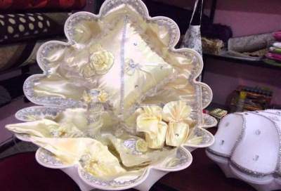 «قفة» العروسة التونسية .. عالم شخصي مليء بالعجائب واللذائذ