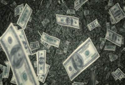 فاعل خير يرفض كشف هويته .. يمطر فقراء أمريكا بالدولارات