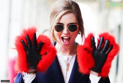 ماري باير .. تصمم القفازات وتحتل مكانة مهمة في عالم الاكسسوارات