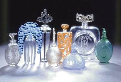 «كليوباترا» البرازيلية تبتكر عطرا للإيطاليات من وحي الشرق