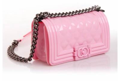 «أنا لينا» .. حقائب من نوع خاص