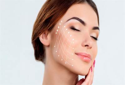 جراحة شد الوجه بالخيوط .. عملية بسيطة وفعالة تجرى فى العيادة