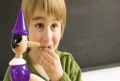 لماذا يضطر الأطفال للكذب وكيف نتعامل مع هذا الأمر؟